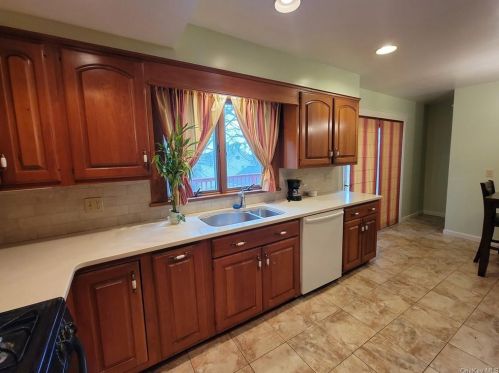 156 Prospect Ave, Middletown NY  10940-3941 exterior