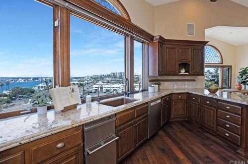 1901 Kings Rd, Newport Beach, CA 92663-5004