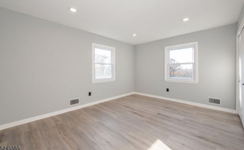 14 Ironwood Way, West Paterson NJ  07424-2019 exterior