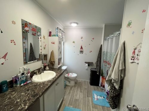 5266 Pineland Ave, Daytona Beach FL  32127-8218 exterior