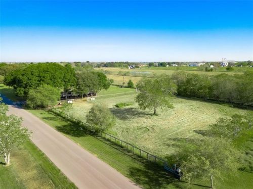 10227 Chmelik Rd, Needville, TX 77461-7203