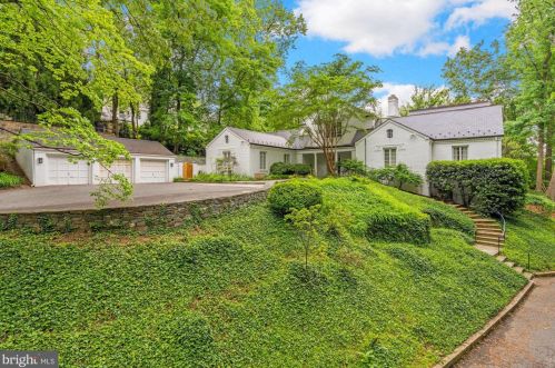 4615 Cathedral Ave, Washington, DC 20016-3426