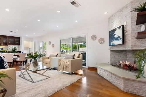 4429 Petit Ave, Van Nuys CA  91436-3211 exterior