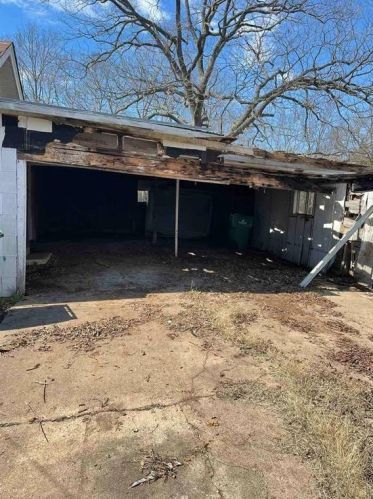 1212 Sayle St, Greenville TX  75402-6368 exterior