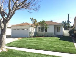2806 Centralia St, Lakewood, CA 90712-3338