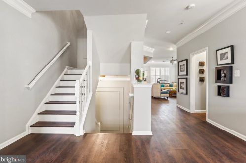 43589 Mcdowell Sq, Leesburg VA  20176-6528 exterior