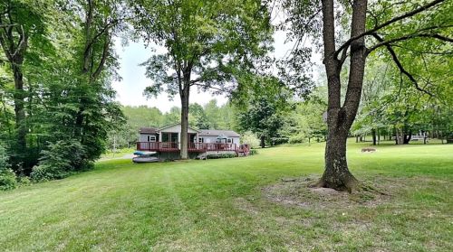328 Mohican Trl, Mercer PA  16137-9333 exterior