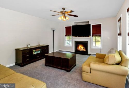 60 Kinsley Ln, Fredericksburg VA  22406-4089 exterior