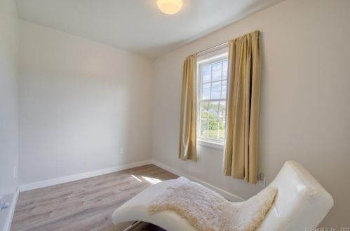 16 Olde Vlg Cir, Wallingford CT 06492-4821 exterior