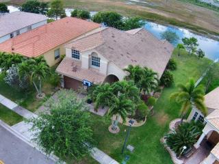 1480 144th Ave, Hollywood FL  33028-2923 exterior