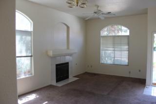 10502 Petalo Dr, Bakersfield, CA 93311-2282