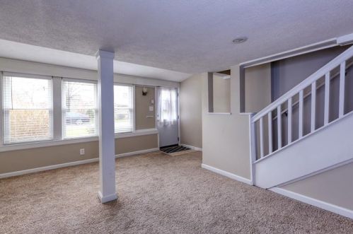 923 4th St, Beaver Falls, PA 15010-3109