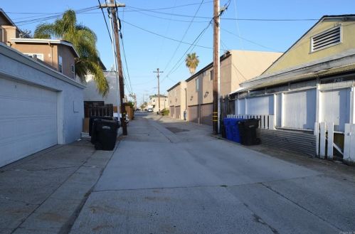 1160 Grand Ave, San Diego CA 92109-4272 exterior