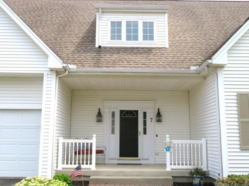 7 Balsam Rdg Cir, Wallingford CT 06492-4377 exterior