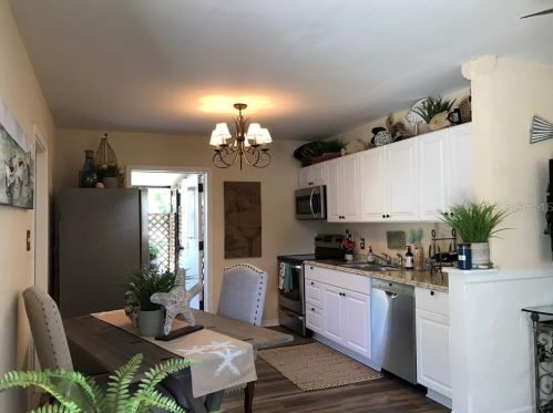 6325 35th Ave, Saint Petersburg, FL 33710-1602
