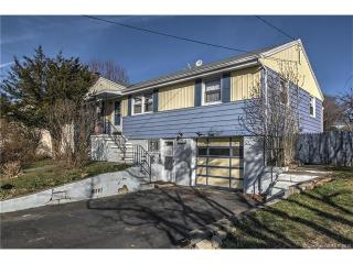3286 Old Town Rd, Bridgeport, CT 06606-1212