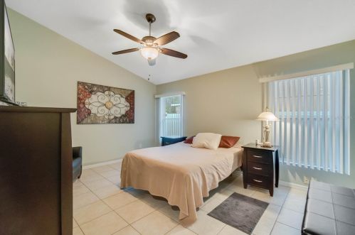 2303 Walnut Canyon Dr, Kissimmee, FL 34758-1719