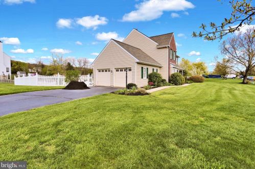 1185 Roberts Rd, Gilbertsville, PA 19525-8812