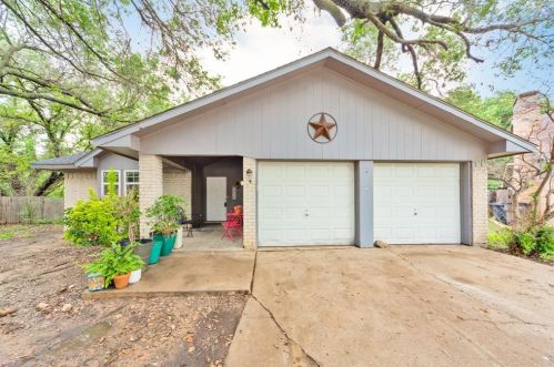 9016 Normandale St, Fort Worth, TX 76116-4722