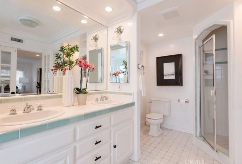 593 26th St, Manhattan Beach CA  90266-2208 exterior