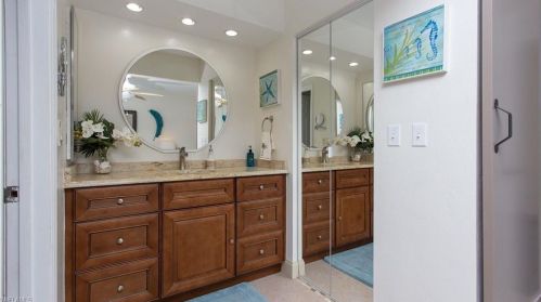 905 52nd St, Cape Coral FL  33914-7086 exterior