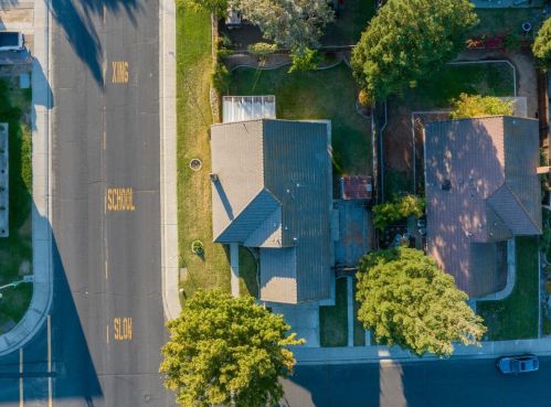 985 Tokay Pl, Manteca, CA 95337-6876