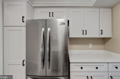 601 Clearwater Ct, Herndon VA  20170-4125 exterior