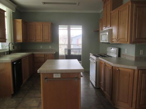 1584 Duke Dr, Livingston CA  95334-9343 exterior