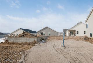 4522 145th St, Des Moines, IA 50323-2535