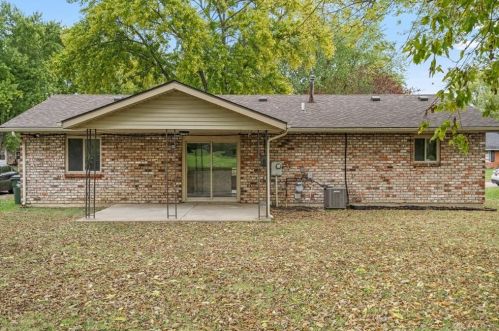 1956 Gayhart Dr, Xenia OH  45385-4825 exterior