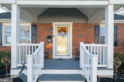 308 Reading Ave, Barrington, NJ 08007-1050