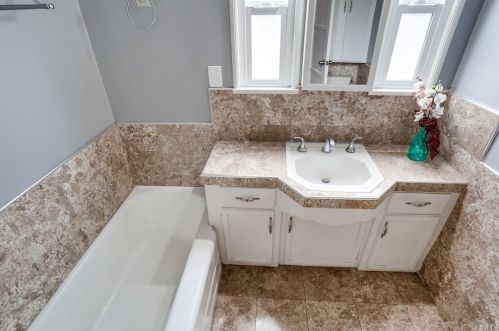 304 Sloan Ave, Compton CA  90221-3351 exterior