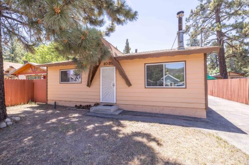 1032 Country Club Blvd, Big Bear City, CA 92314-9258