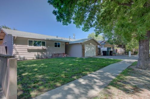 2309 Carver Rd, Modesto, CA 95350-2719