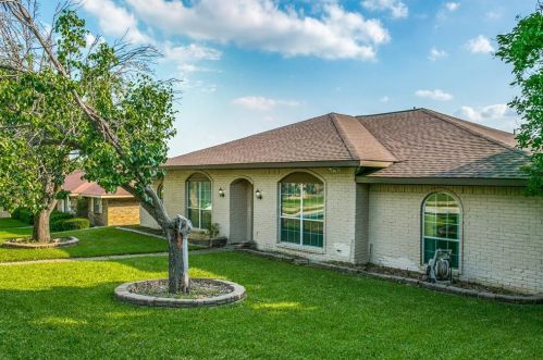 1726 Southampton Dr, Carrollton, TX 75007-2623