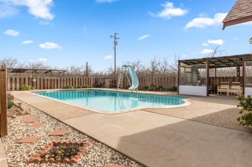 1001 Townhill Rd, Valley Home CA  95361-8619 exterior