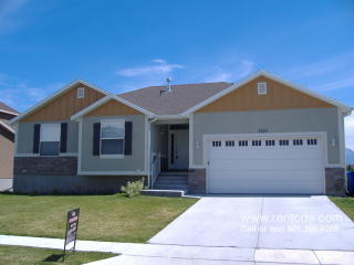 6743 Ticklegrass Rd, Taylorsville UT  84081-3741 exterior