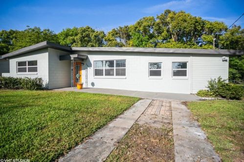 2520 Lake Wade Ct, Orlando, FL 32806-4619