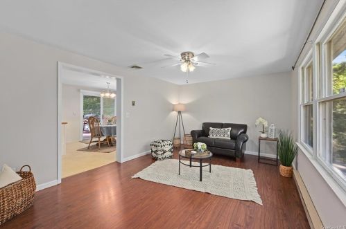 7 Quogue Rd, Patterson, NY 12563-1718