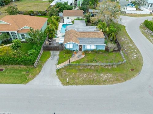 999 Rosemary Ln, Naples, FL 34103-4249
