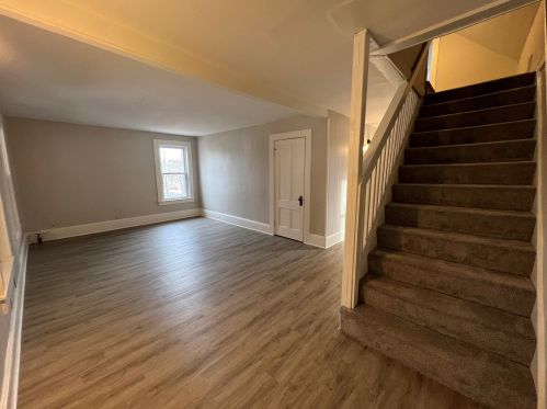 59 Oak St, Dover NH  03820-2828 exterior