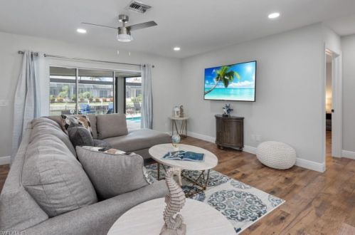 773 Holly Ct, Marco Island FL  34145-1915 exterior