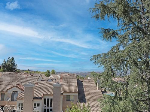 657 Cardinal Ridge Ln, Simi Valley CA 93065-7151 exterior