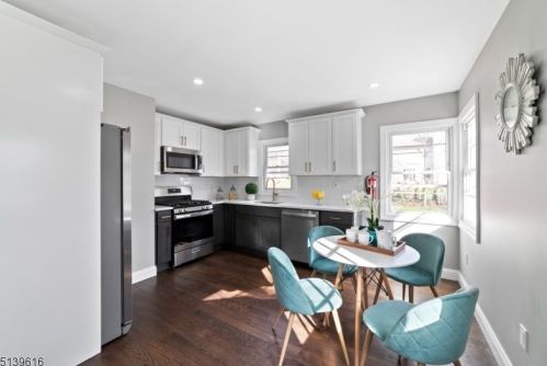 8 Mary Ln, Fanwood NJ  07023-1009 exterior