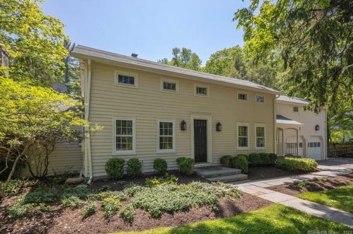 324 Haviland Rd, Stamford, CT 06903-3316