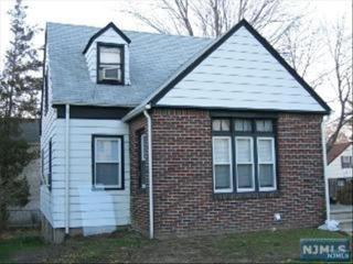 439 Hillside Ave, Palisades Park NJ  07650-1347 exterior