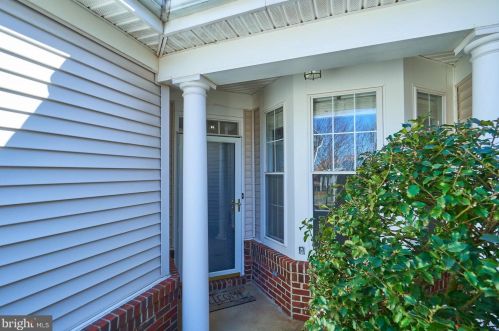 6996 Walnut Hill Dr, Gainesville, VA 20155-3041