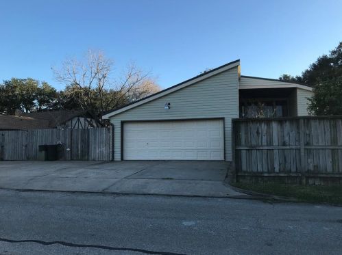 2527 Live Oak Dr, Richmond, TX 77471-6017