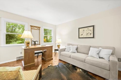 41 Cranbury Rd, Norwalk CT 06851-2649 exterior