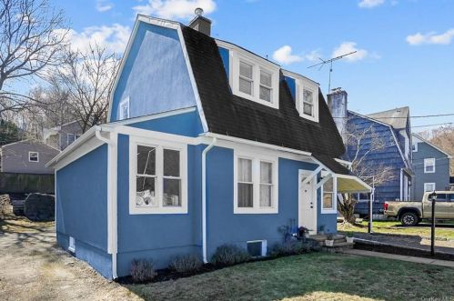 29 Schoolhouse Rd, Tuxedo Park, NY 10987-4426